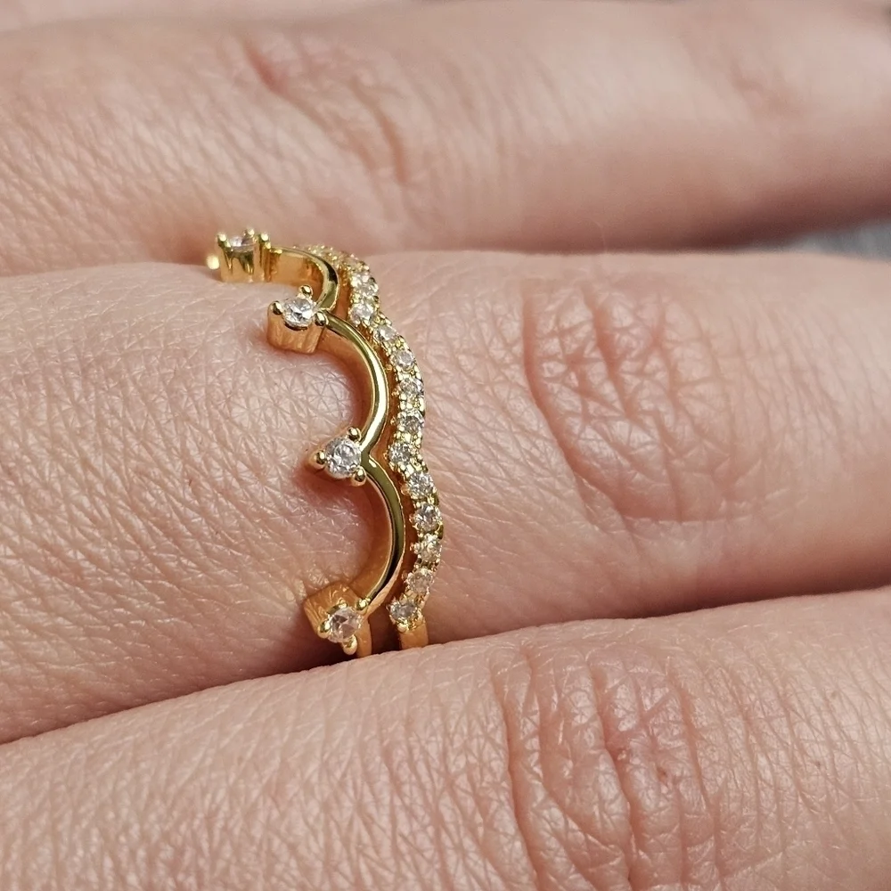 Crown design cubic zirconia gold tone fashion ring size 9